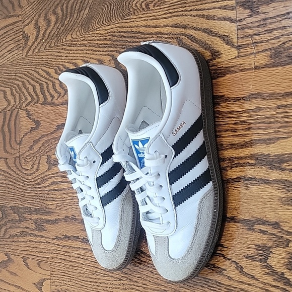 Adidas Sambas Size 5 - Picture 2 of 6